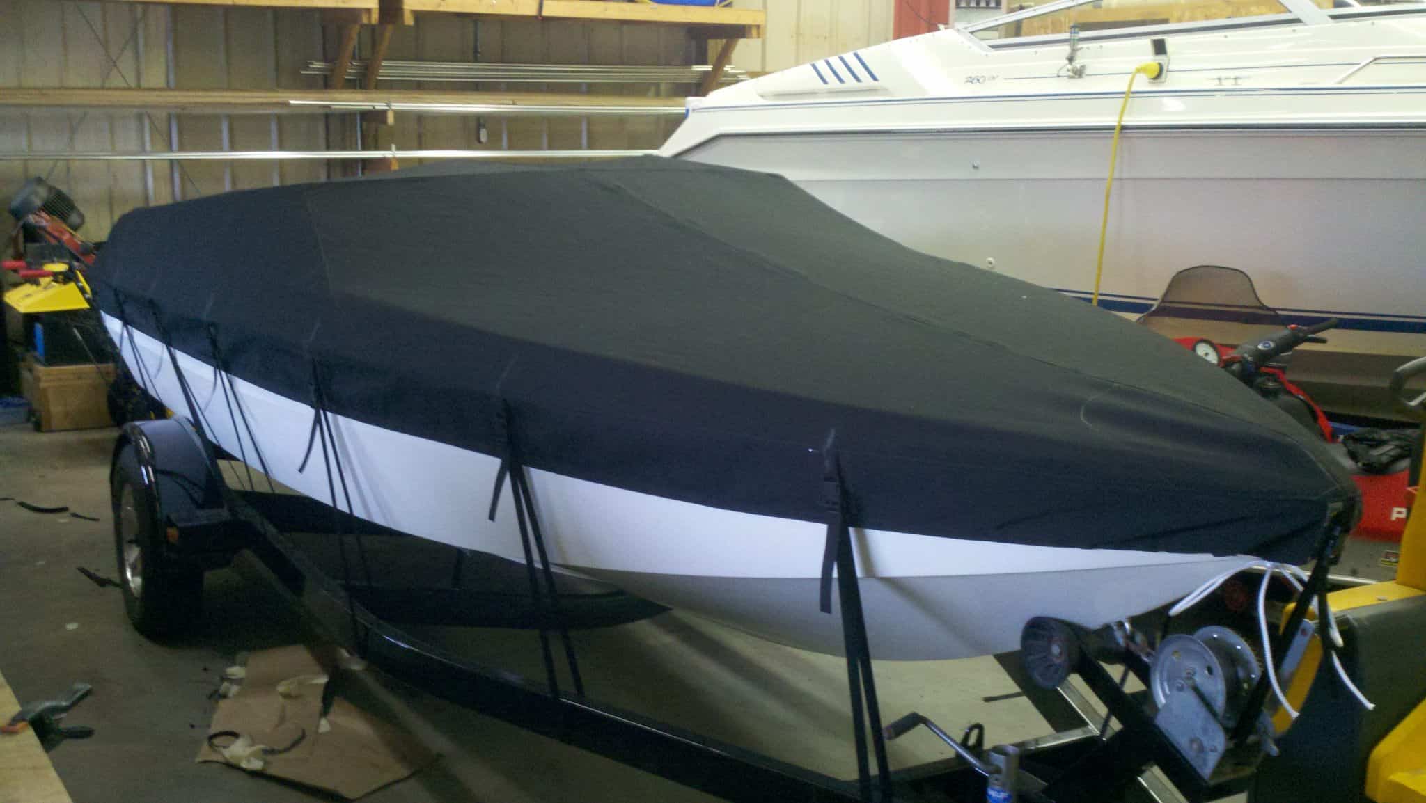 Bow-to-stern cover (mooring cover)