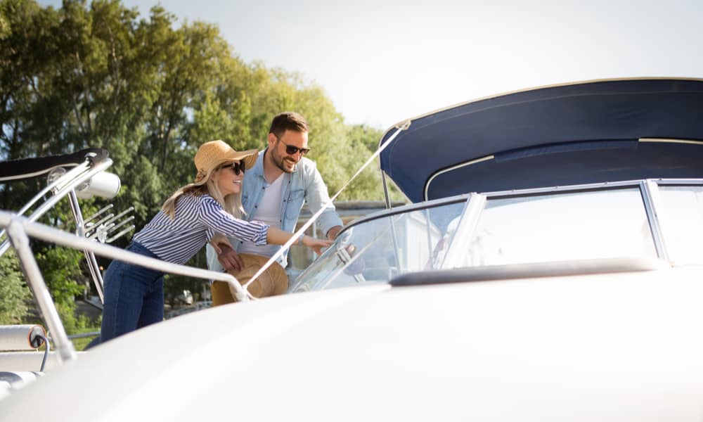 When Is the Best Time to Buy a Boat (5 Tips)