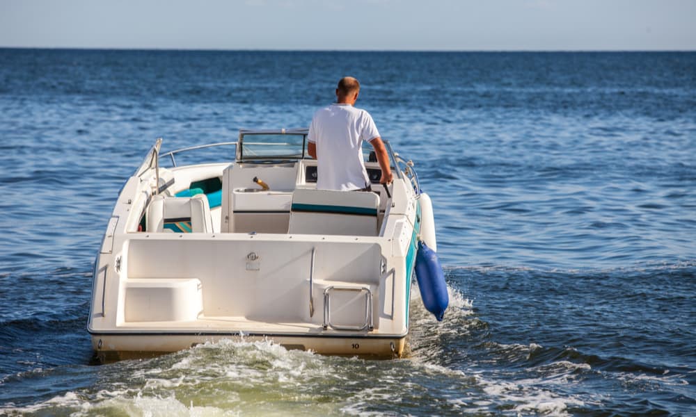 How Much Gas Do Boats Use (Tricks to Reduce)