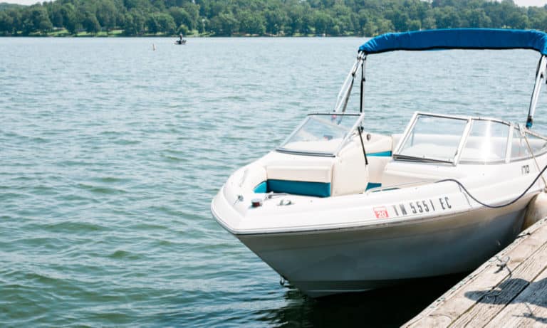 Deck Boat vs. Pontoon What's the Difference